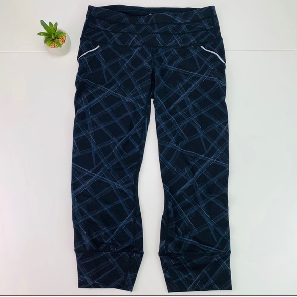 Athleta Relay Reflective Mesh Cropped Legging - Picture 8 of 10